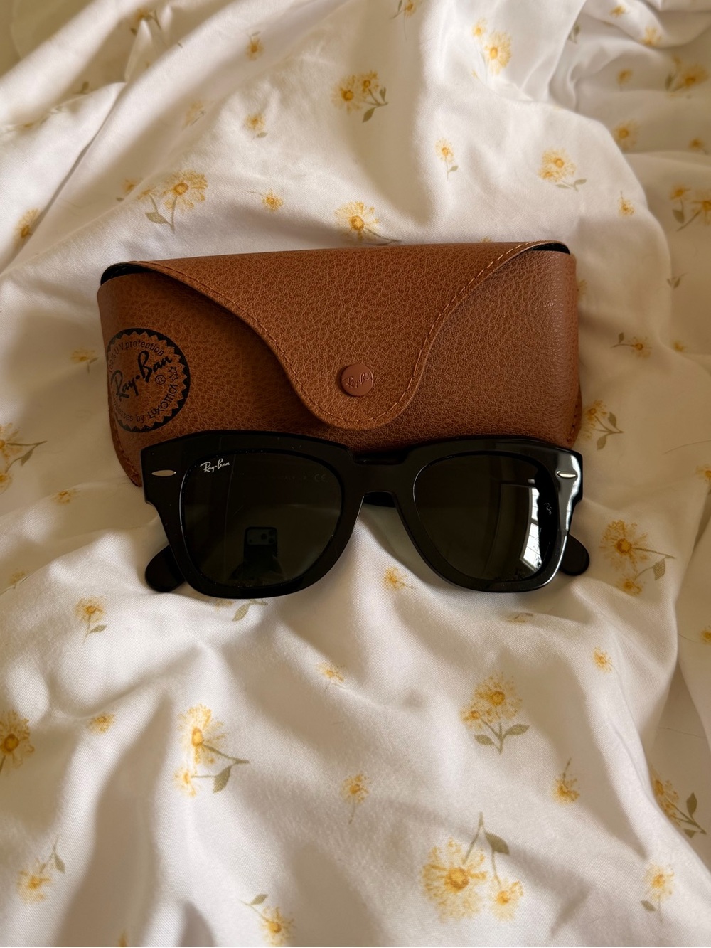 Ray-Ban Black sunglasses